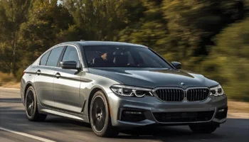 2022 BMW 5 Series Sedan performance